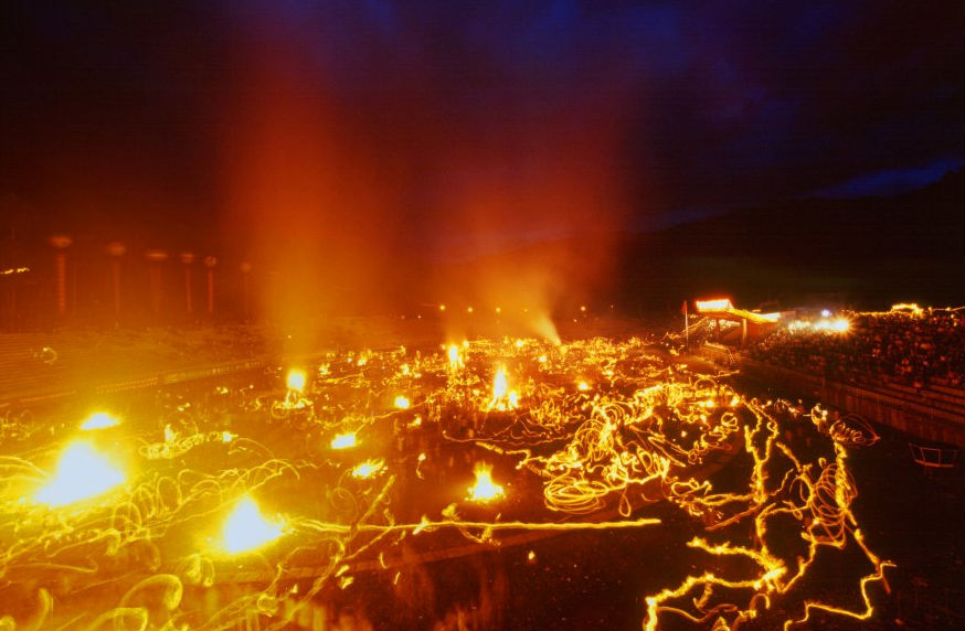 宁可错过世界杯也不要错过云南的火把节！
