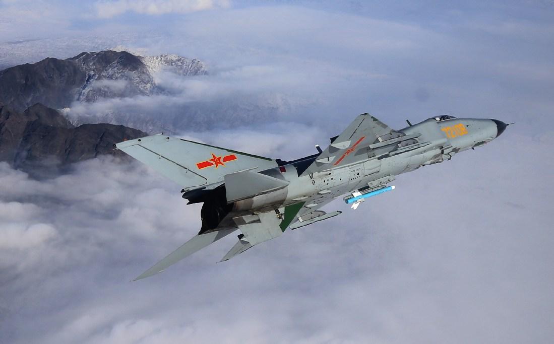 美国sr-71黑鸟侦察机,sr71黑鸟侦察机纪录片