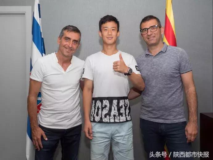 真棒！西咸新区秦汉新城一足球小将签约西甲球队！