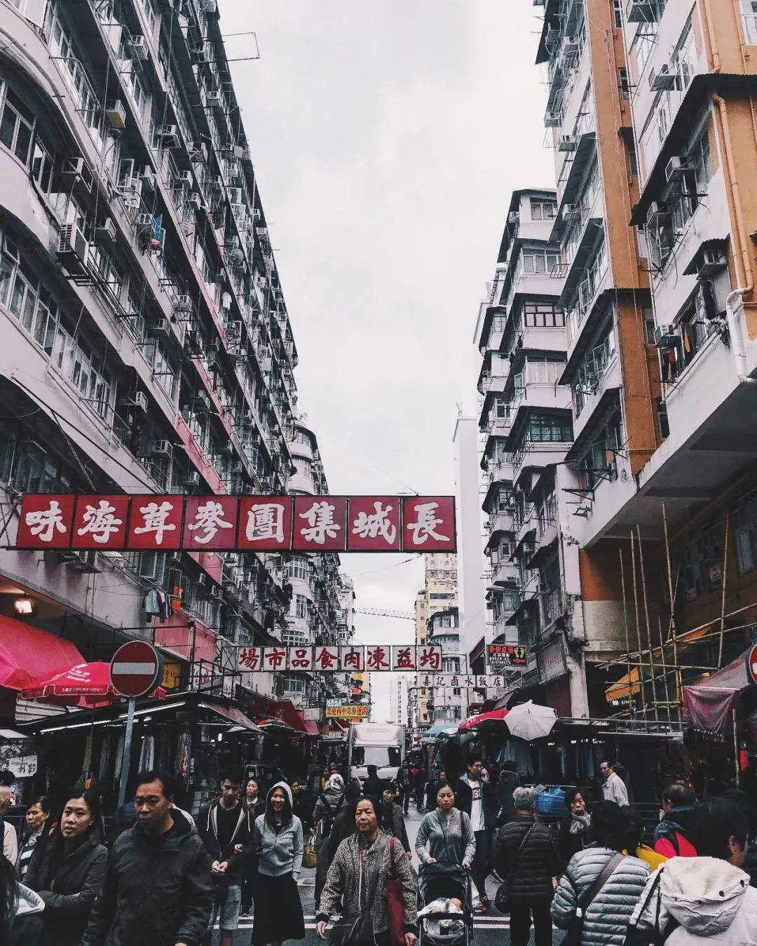30张照片，看见繁华和代购以外的香港……