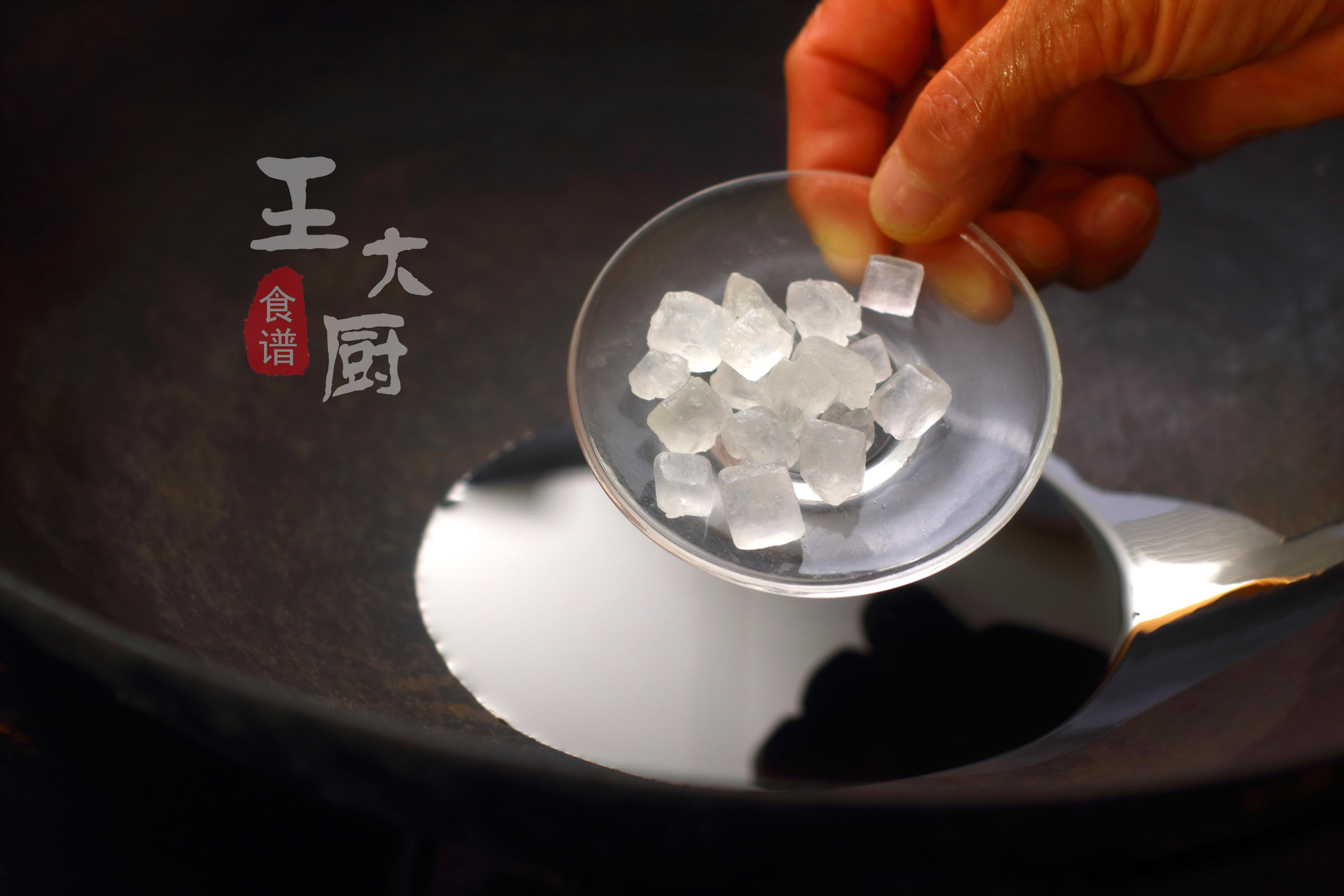 红烧排骨放土豆好吃还是不放好吃,红烧排骨的家常做法加土豆干香菇