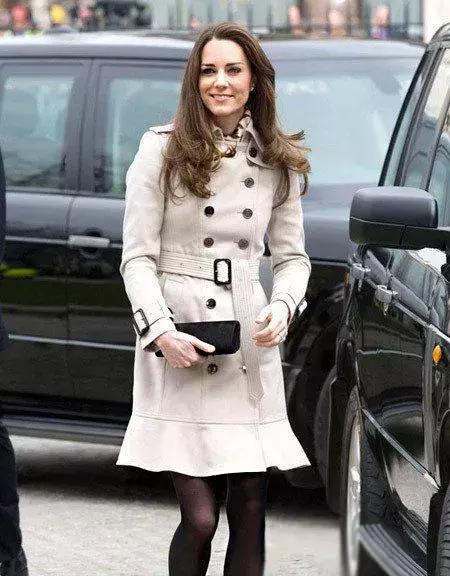 巴宝莉销毁库存,巴宝莉奢侈品为什么被烧