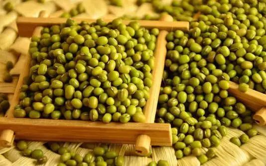 炎热夏天一定少不了喝一碗绿豆汤,教你五分钟煮出绿豆汤夏天解暑