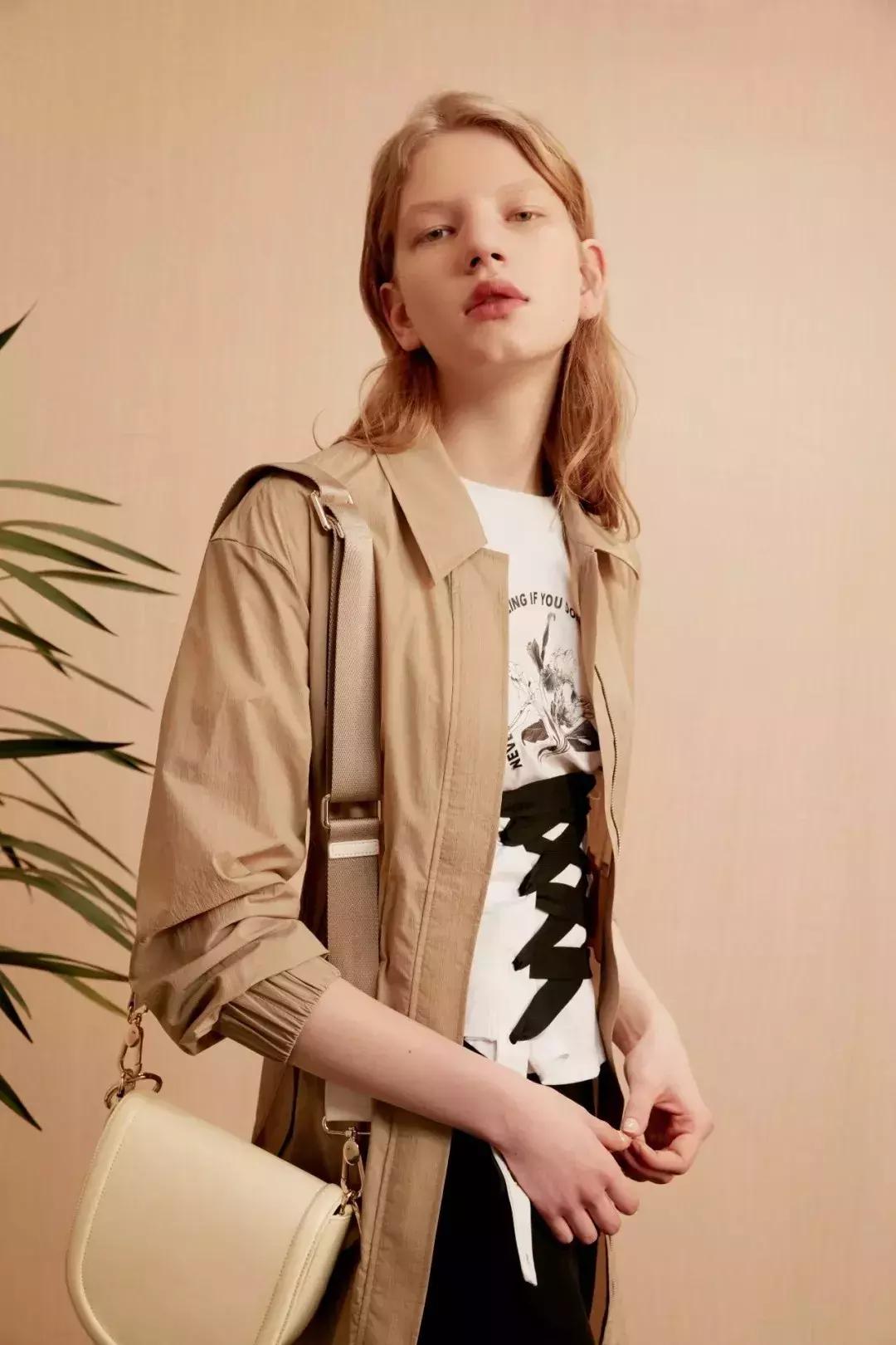 转型成功的服装品牌,lily商务时装定位