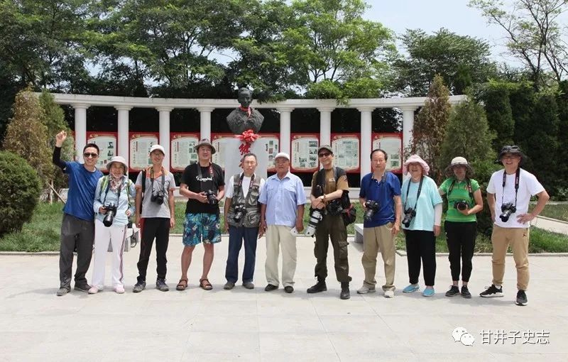 什么情况？八位摄影大咖竟然齐聚甘井子街头……