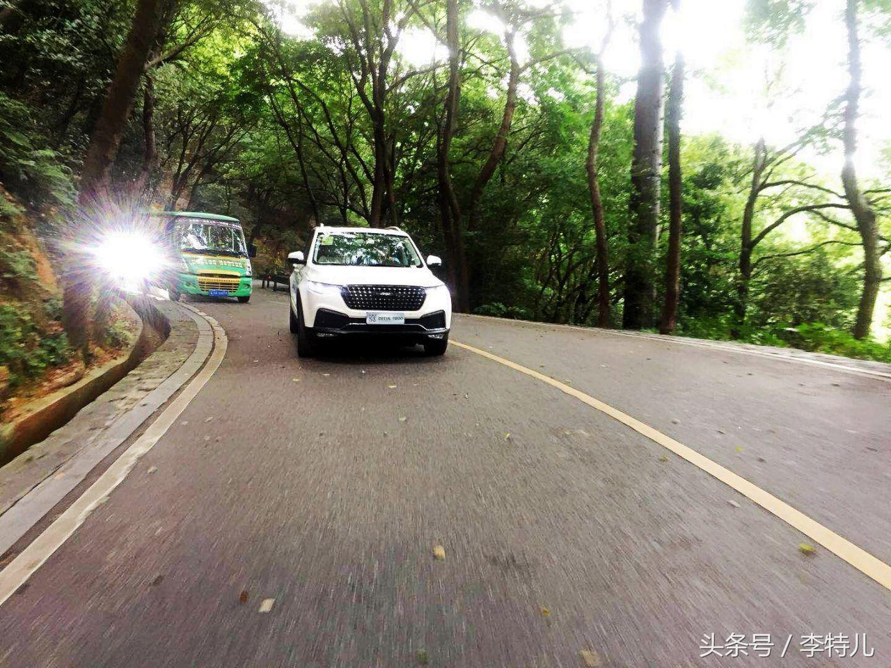 中流击水，浪遏飞舟，长沙试驾众泰T800惊叹：中国品牌豪华不是梦