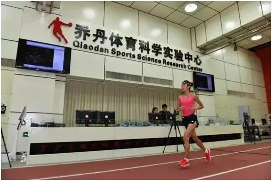 维秘在香港开了家五层楼的店能挽救内衣销量吗