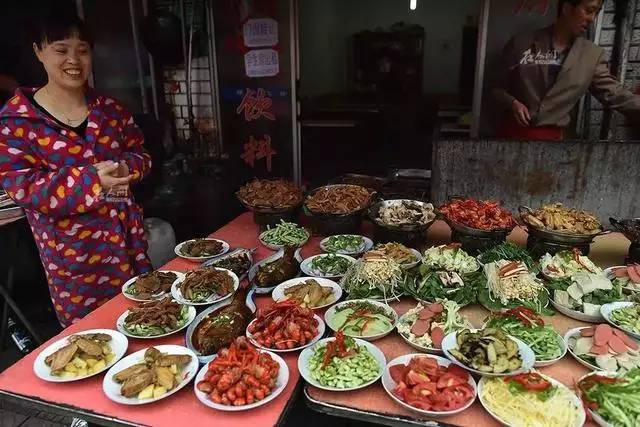 直击高考工厂毛坦厂,毛坦厂亚洲最大高考工厂