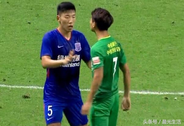 韦世豪几次爆射自己球门,韦世豪卧槽泥马