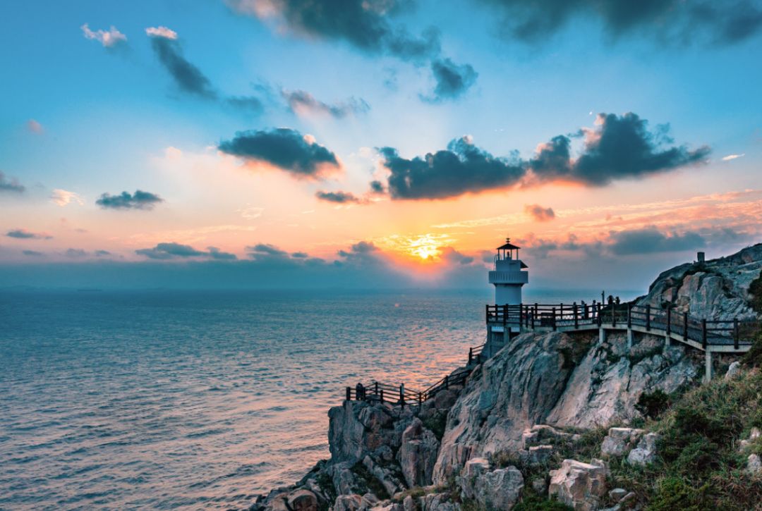 逃离钢筋水泥的盒子，去人少景美的嵊泗列岛，成全你放荡不羁的心