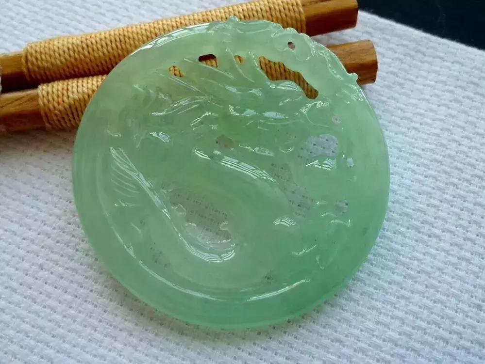 属鼠戴千手观音吊坠什么材质最好,属鼠2018年戴什么饰物