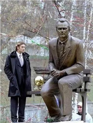 论一个人对足球的热爱,对足球哪方面感兴趣