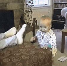 一靠近人群就有脚臭味,经常闻到脚气会怎样