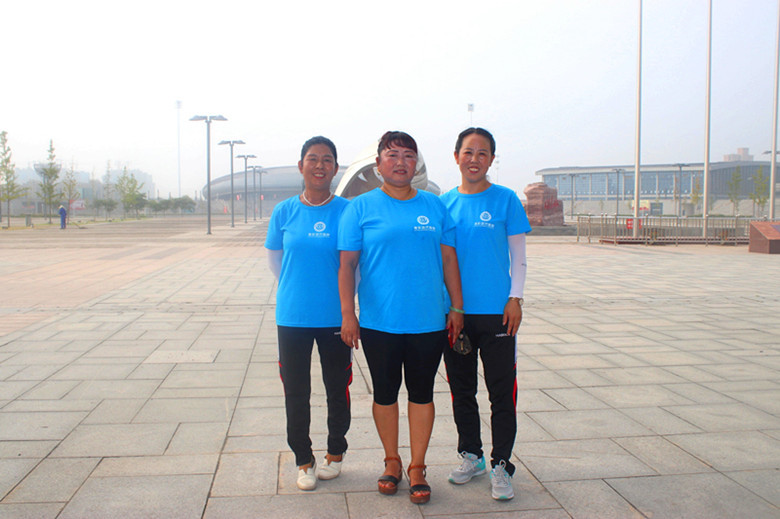 健步走献爱心,焦作健步走第一套