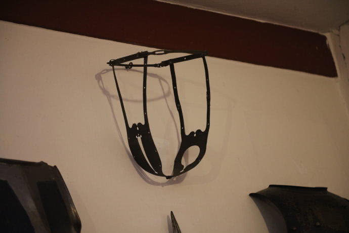 德国这个中世纪古堡,厕所正对餐厅,墙上挂着贞操带!