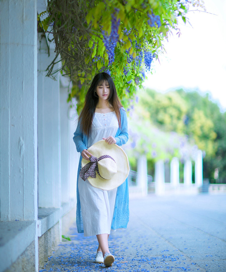 红尘多俗事何必庸人自扰,世界多纷扰何必庸人自扰