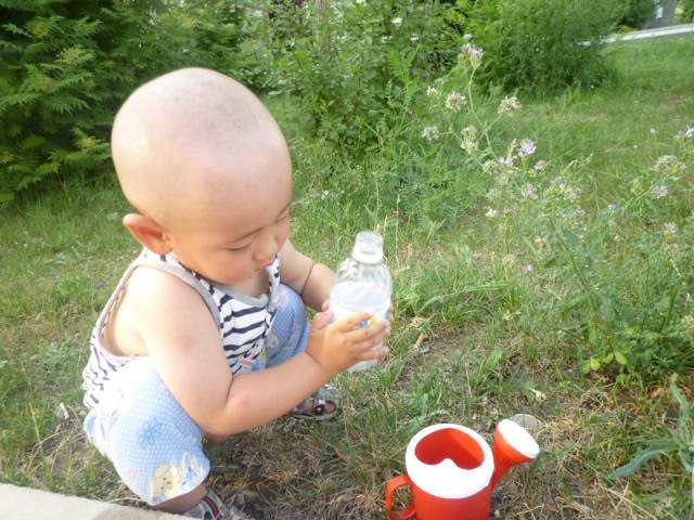 宝宝头皮有痱子需要剃头发吗,宝宝头上起痱子要不要剃头发