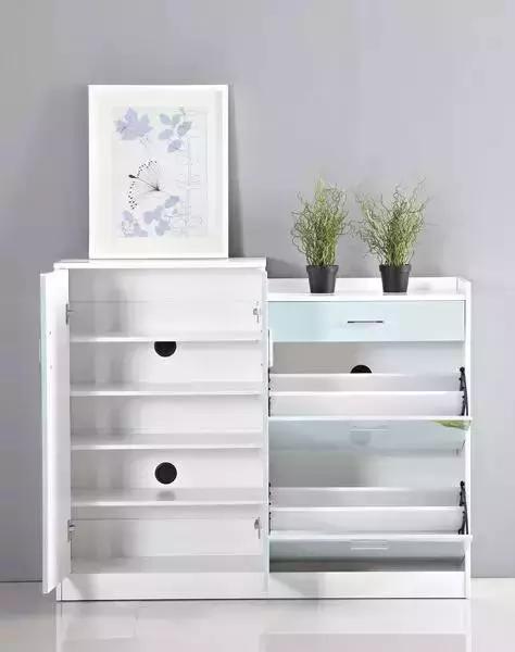 邻居家鞋柜正对入门怎么化解,入户门正对鞋柜怎么做才美观