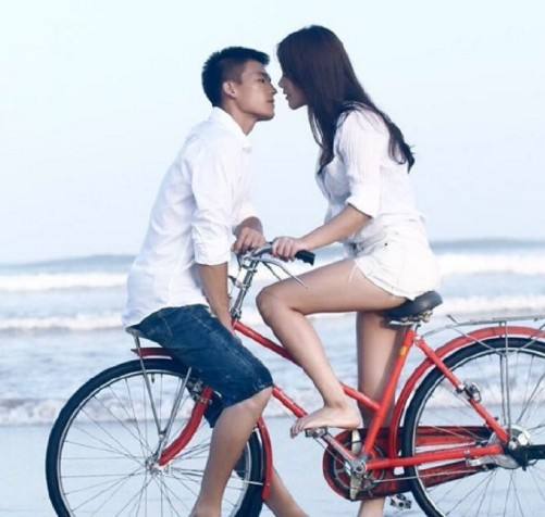 网友纷纷在七月求她保佑，女星微博被爆