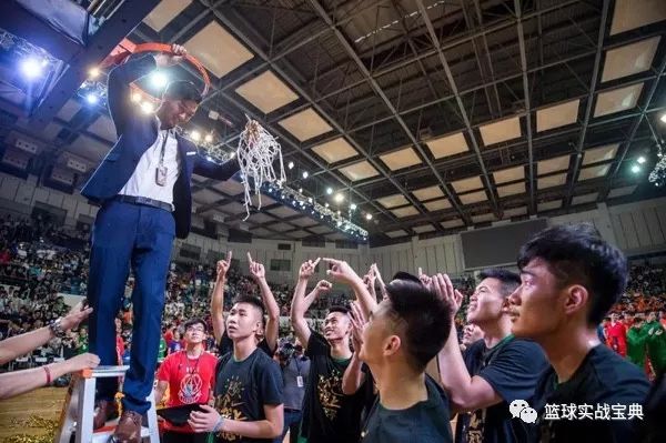 放弃称霸野球场，省实余文乐要当中国的史蒂文斯