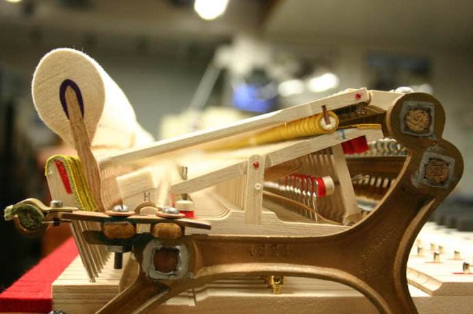 钢琴调律工作揭秘,哪里找靠谱的钢琴调律