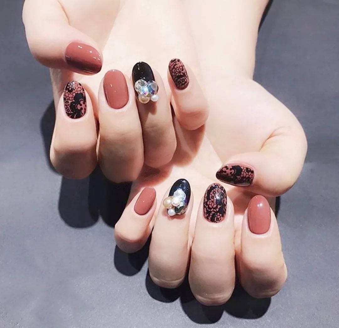 自己做的美甲为什么总是翘边,美甲有一点点翘边容易掉吗