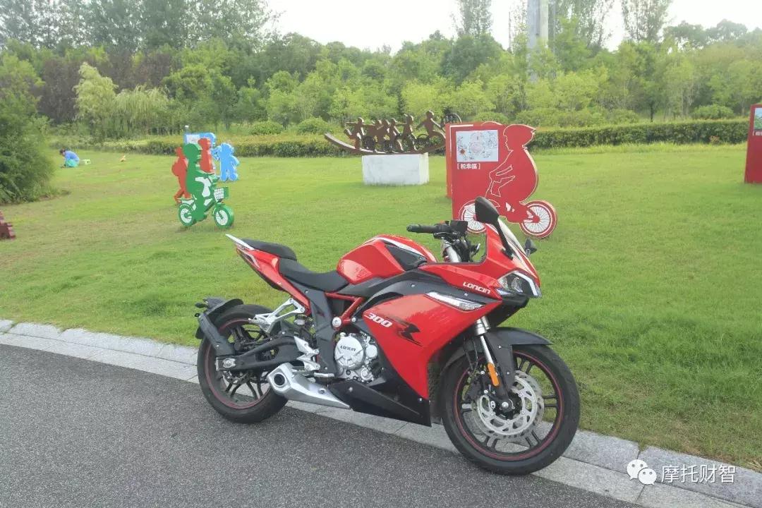 隆鑫无极300rr最高跑到80码,隆鑫300rr跑车版图片