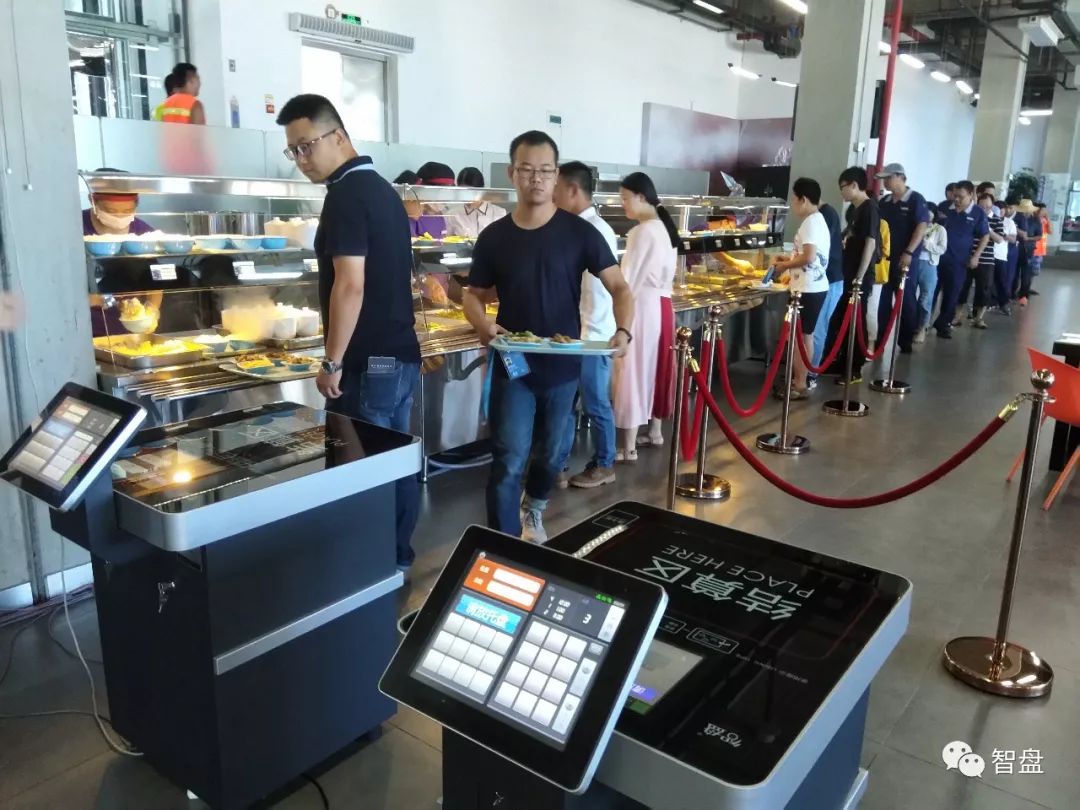 被《财富》评为“中国最适宜工作的公司”网龙，它的食堂你打几分