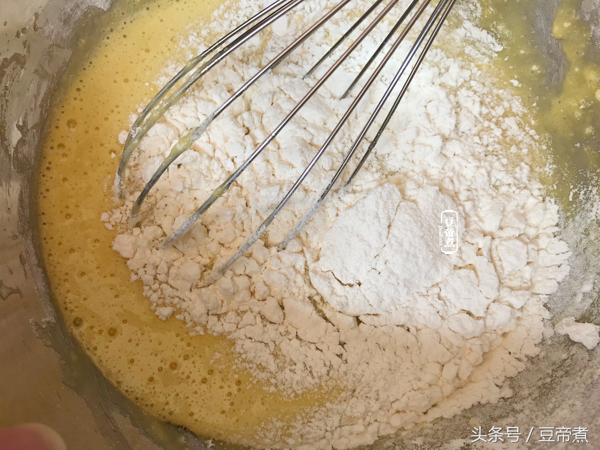 豆浆喝不完做成甜品,豆浆喝不完做成豆饼