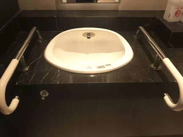 一篇有“异味”的测评文章，慎点！