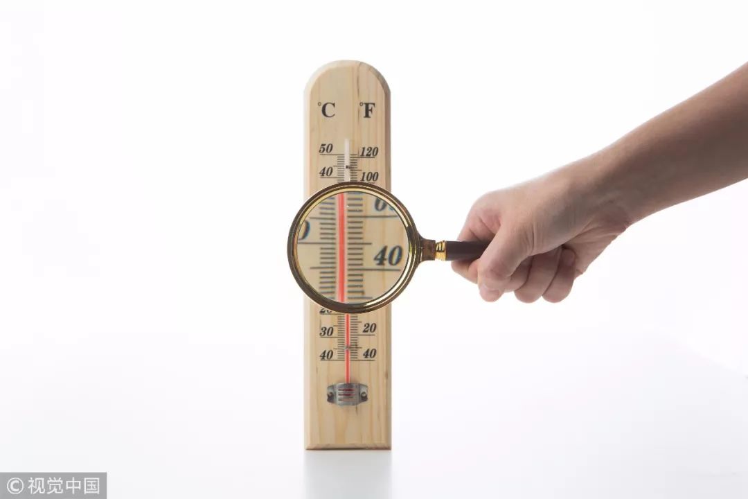 高温送清凉致敬烈日下的坚守 (致敬高温下坚守的你们)