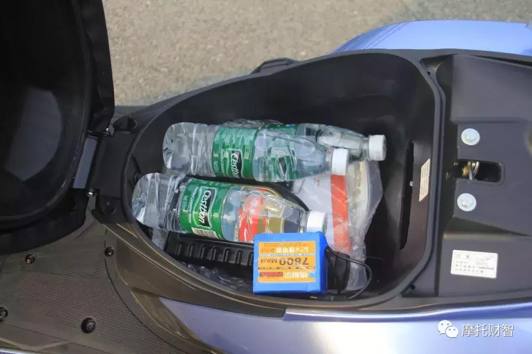 新大洲本田ex125踏板空间尺寸,新大洲本田2019款125踏板