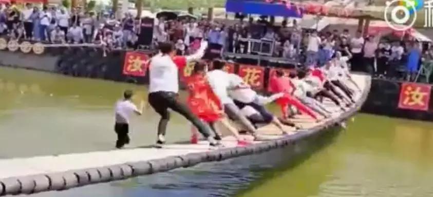 河南一高校暴雨积水,河南暴雨平原变湖泊