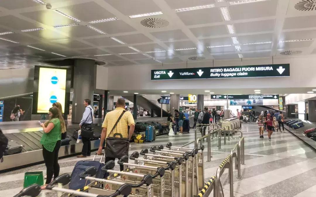 我坐着3万商务舱飞到欧洲开玛莎拉蒂，没想到美女这么多！