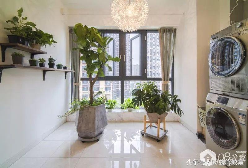 敲掉墙上柜子,敲了卧室墙体做柜子省空间隔音差