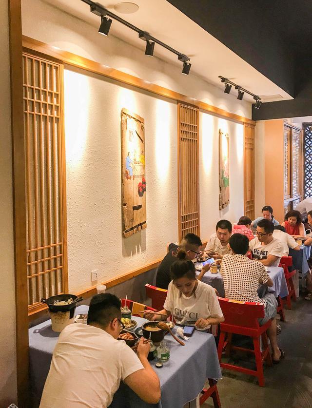 鎴愰兘80鍚庡皬浼欏紑闈㈤,鎴愰兘80鍚庡皬浼欑殑鐖嗙孩涔嬭矾