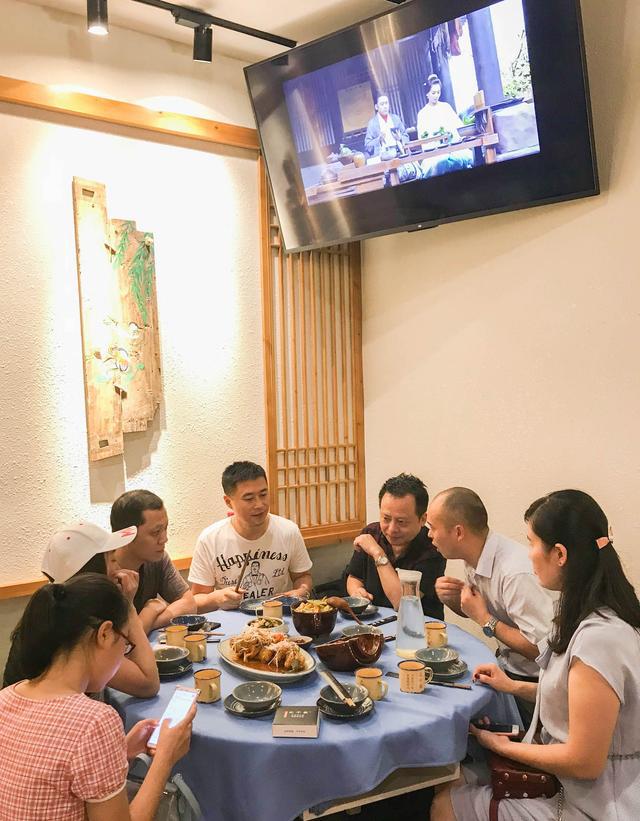 鎴愰兘80鍚庡皬浼欏紑闈㈤,鎴愰兘80鍚庡皬浼欑殑鐖嗙孩涔嬭矾