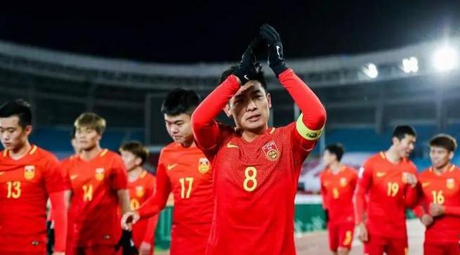 他们成功了，到底是谁在*辱侮**国足？