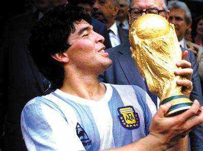 谁说胖子不能成为好球员，盘点3大胖子金靴射手，1人成球王