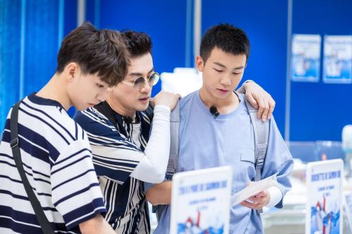 王俊凯、白举纲的创意让人大跌眼镜，苏有朋无情吐槽：好恶心