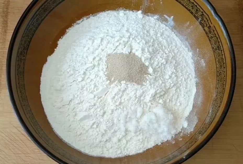 做水煎包须知：底金黄焦脆不糊，皮松软白嫩，肉馅不腥不腻