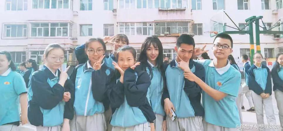 14岁留长发穿女装美过所有女同学……第一批00后已经伪娘了！