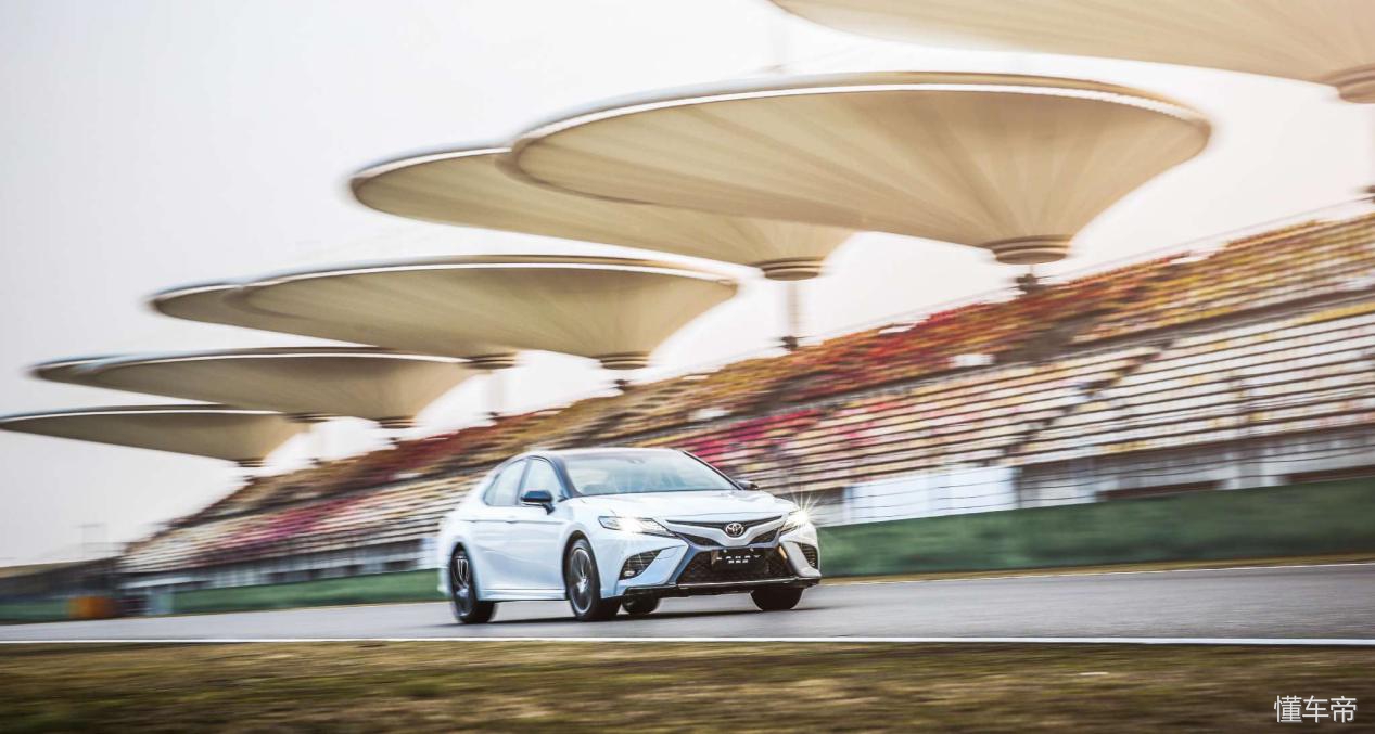 全新凯美瑞是哪一代,凯美瑞2022款全新混动换代升级