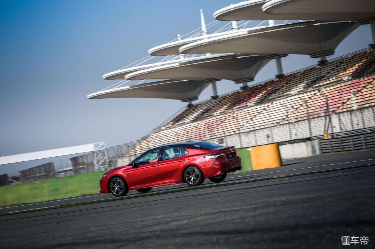 全新凯美瑞是哪一代,凯美瑞2022款全新混动换代升级