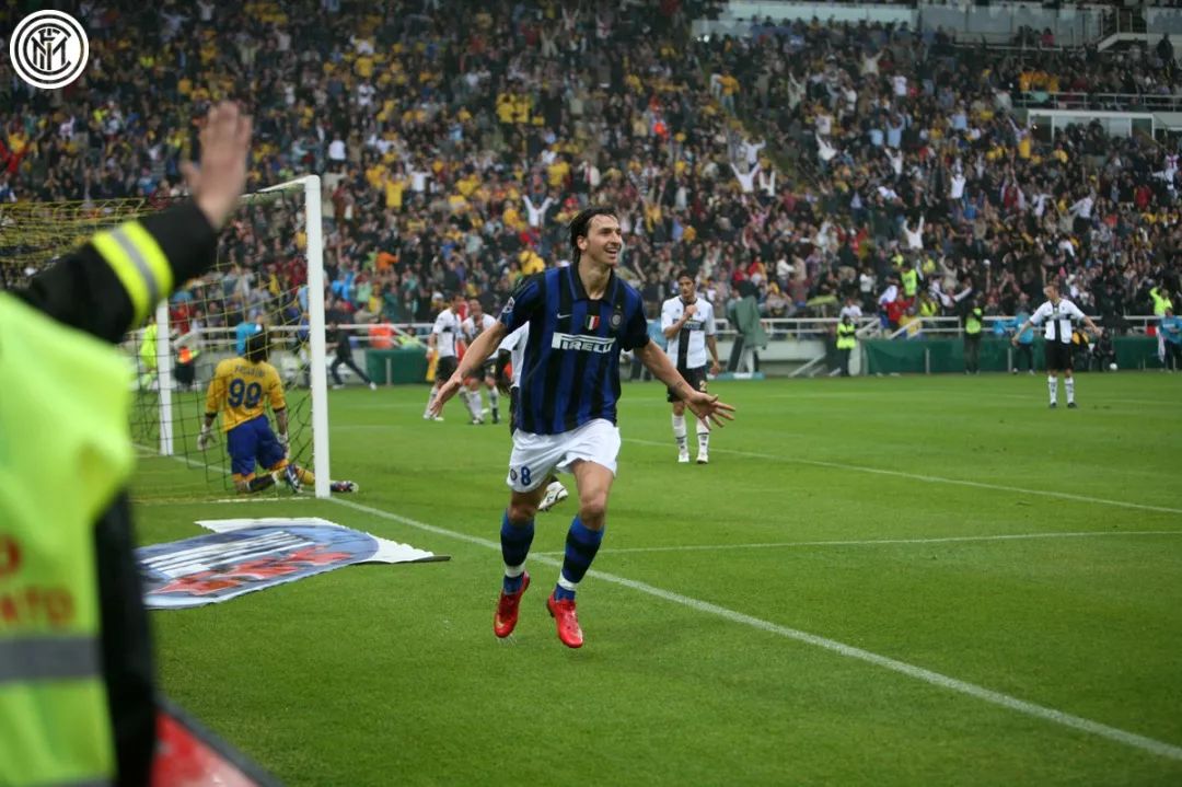 伊布拿过几个五大联赛冠军,伊布40岁领跑意甲