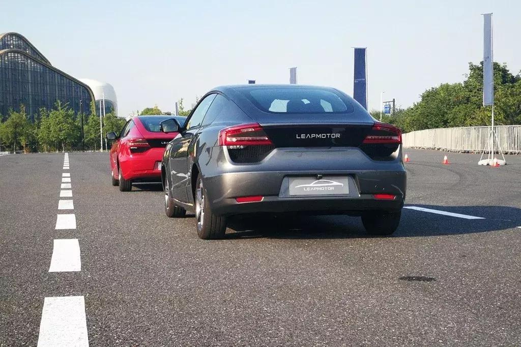 全系标配无钥匙进入和启动的车,一键启动和无钥匙进入的车型