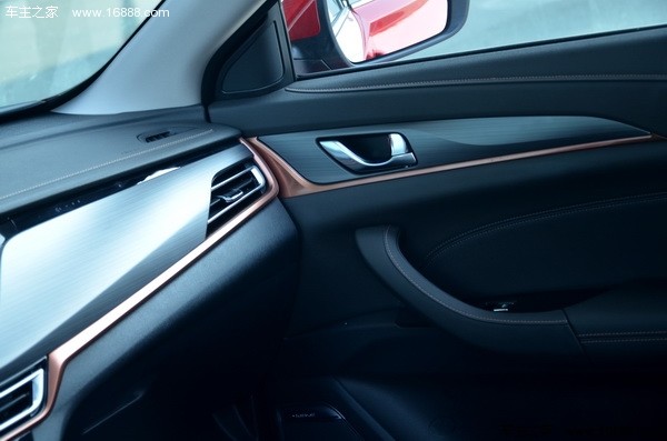 长安逸动xt两厢车口碑,新款长安逸动xt两厢小钢炮