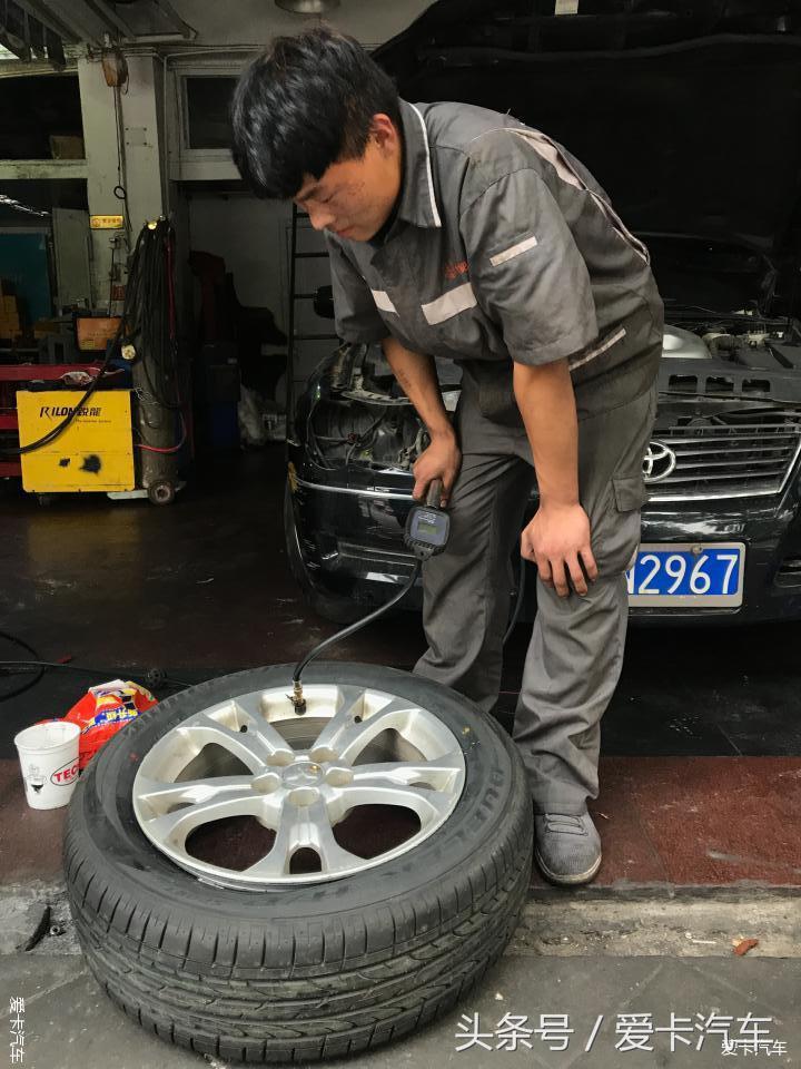 三菱欧蓝德19款的怎么换胎,欧蓝德质保期内轮胎是否免费更换