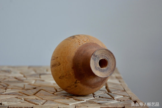 花瓶陶瓷复古怀旧手工大的,现代仿古木雕花瓶图片大全