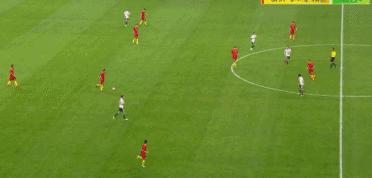 盘点国足球员的史诗级停球,国足的停球让日本队都笑了